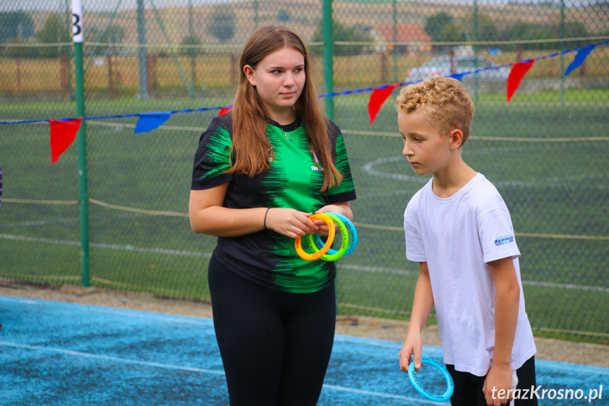 Sportowy dzień z Aktywną Szkołą w Zespole Szkół w Iwoniczu