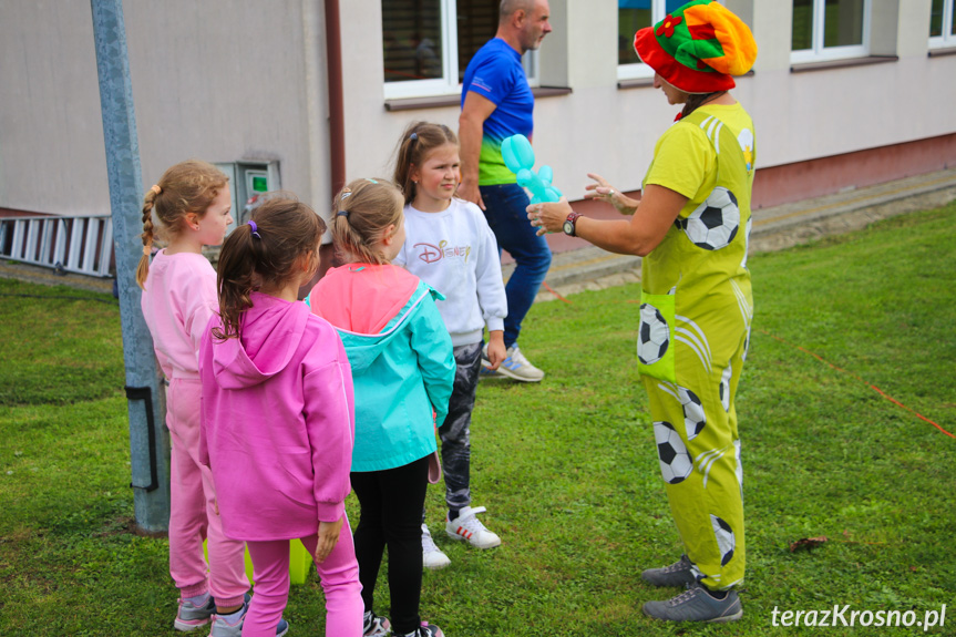 Sportowy dzień z Aktywną Szkołą w Zespole Szkół w Iwoniczu