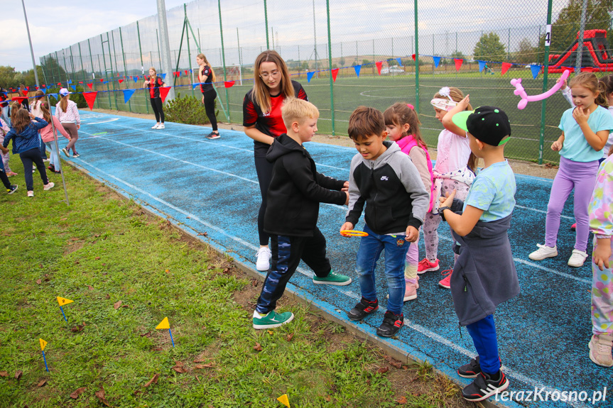 Sportowy dzień z Aktywną Szkołą w Zespole Szkół w Iwoniczu