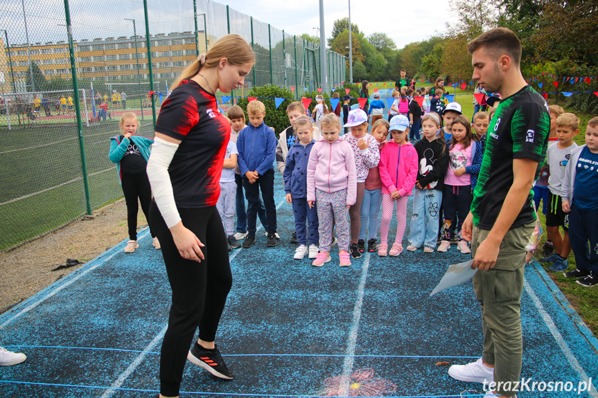 Sportowy dzień z Aktywną Szkołą w Zespole Szkół w Iwoniczu