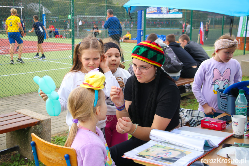 Sportowy dzień z Aktywną Szkołą w Zespole Szkół w Iwoniczu