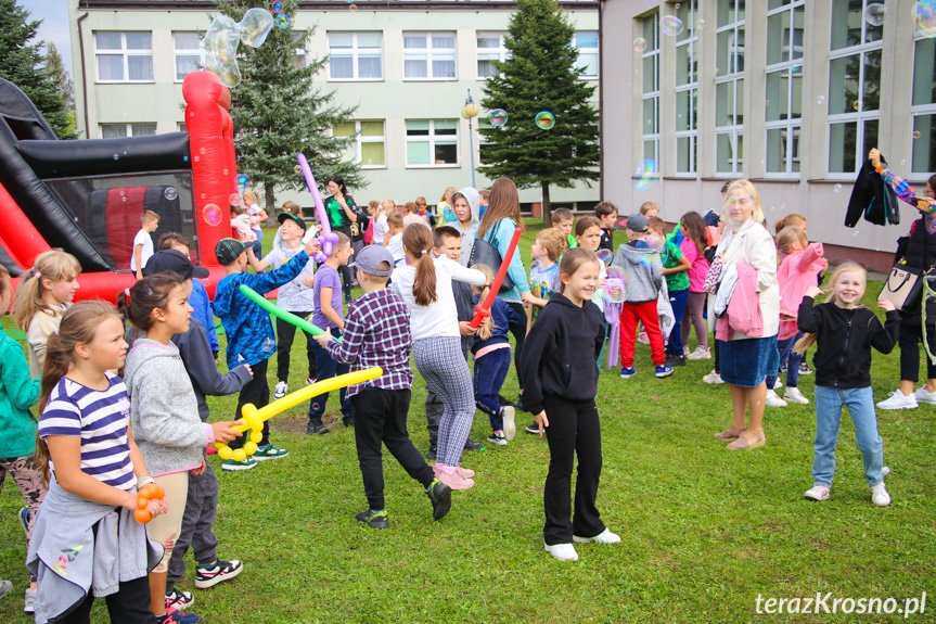 Sportowy dzień z Aktywną Szkołą w Zespole Szkół w Iwoniczu