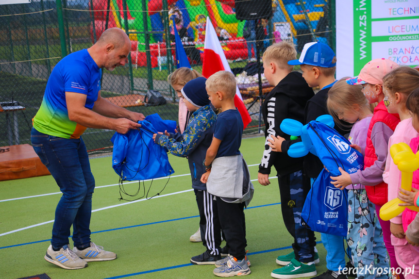 Sportowy dzień z Aktywną Szkołą w Zespole Szkół w Iwoniczu