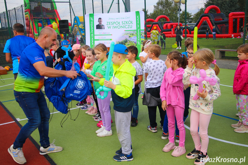 Sportowy dzień z Aktywną Szkołą w Zespole Szkół w Iwoniczu