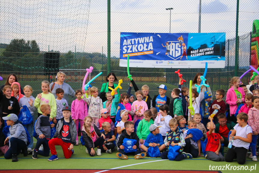 Sportowy dzień z Aktywną Szkołą w Zespole Szkół w Iwoniczu