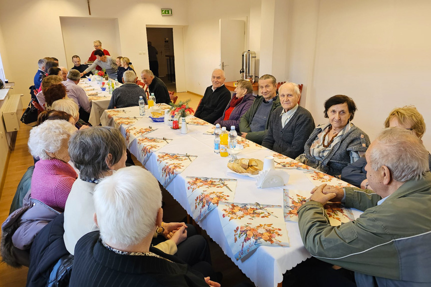 Spotkanie bezpieczny senior w Korczynie