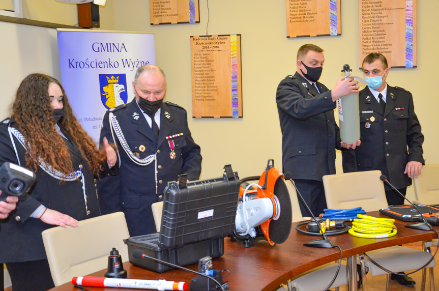 Sprzęt dla strażaków OSP z gminy Krościenko Wyżne