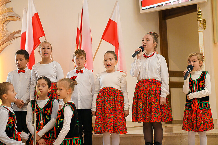 Środowiskowe Obchody Święta Niepodległości w SP w Potoku