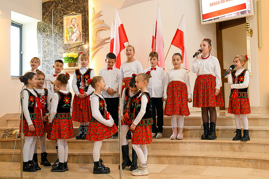 Środowiskowe Obchody Święta Niepodległości w SP w Potoku