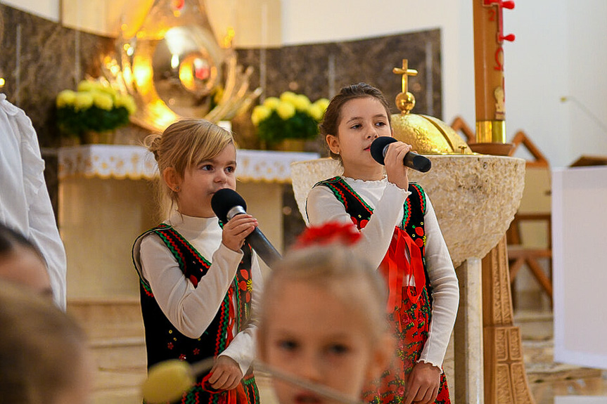 Środowiskowe Obchody Święta Niepodległości w SP w Potoku