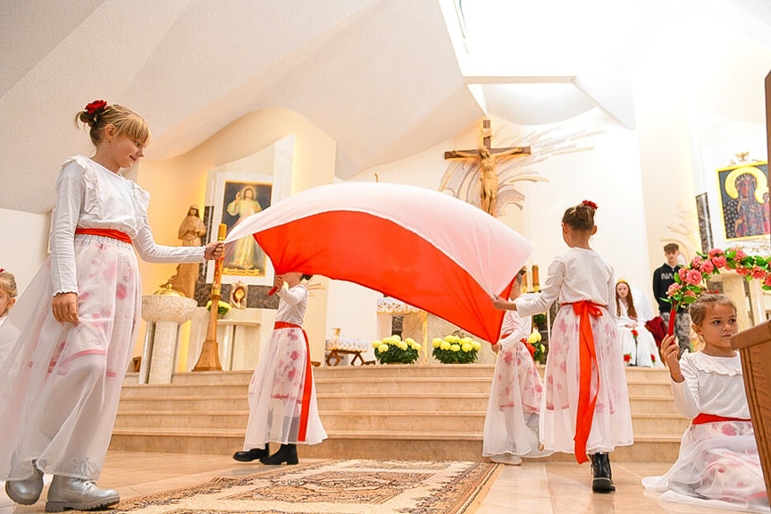 Środowiskowe Obchody Święta Niepodległości w SP w Potoku