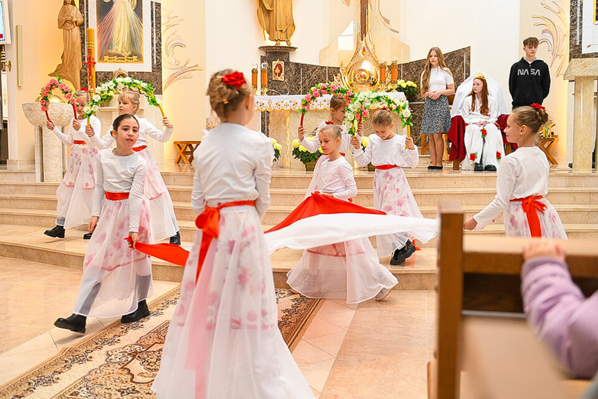 Środowiskowe Obchody Święta Niepodległości w SP w Potoku