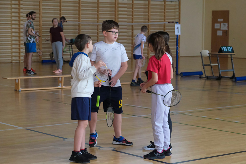 Świąteczne rozgrywki w badmintonie 