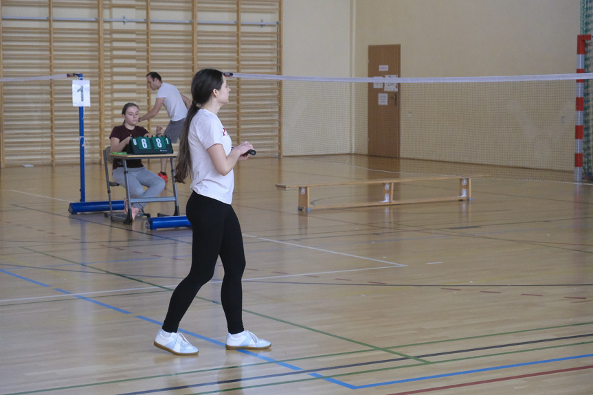 Świąteczne rozgrywki w badmintonie 