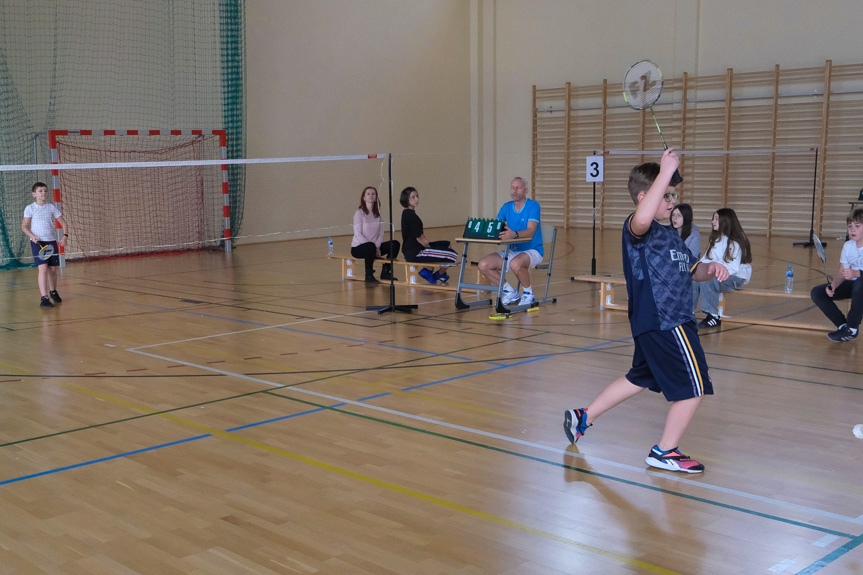 Świąteczne rozgrywki w badmintonie 