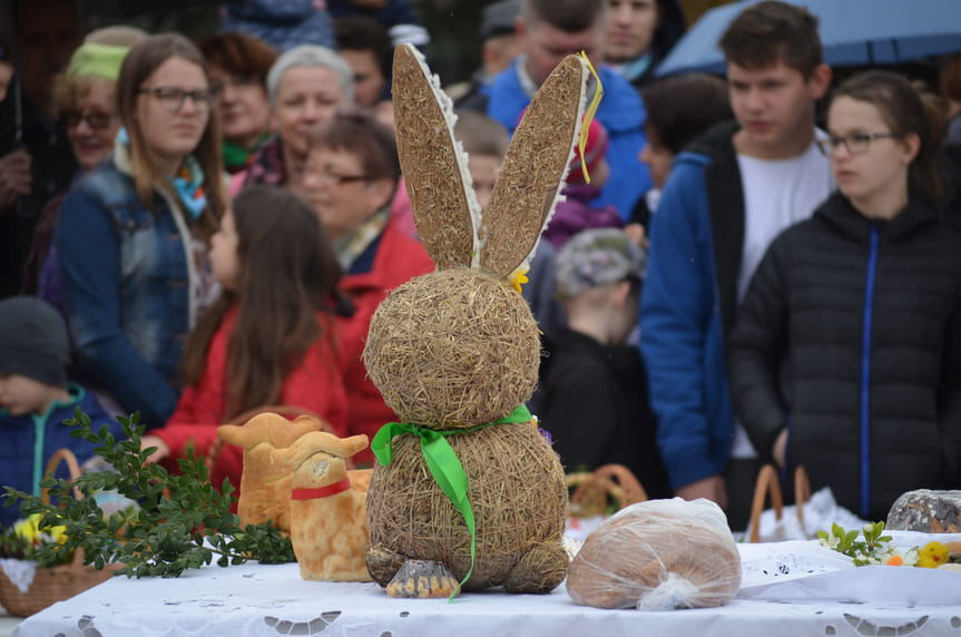 Święcenie pokarmów na krośnieńskim rynku