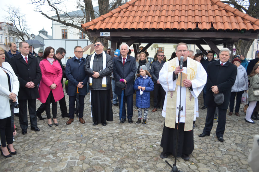 Święcenie pokarmów na krośnieńskim rynku