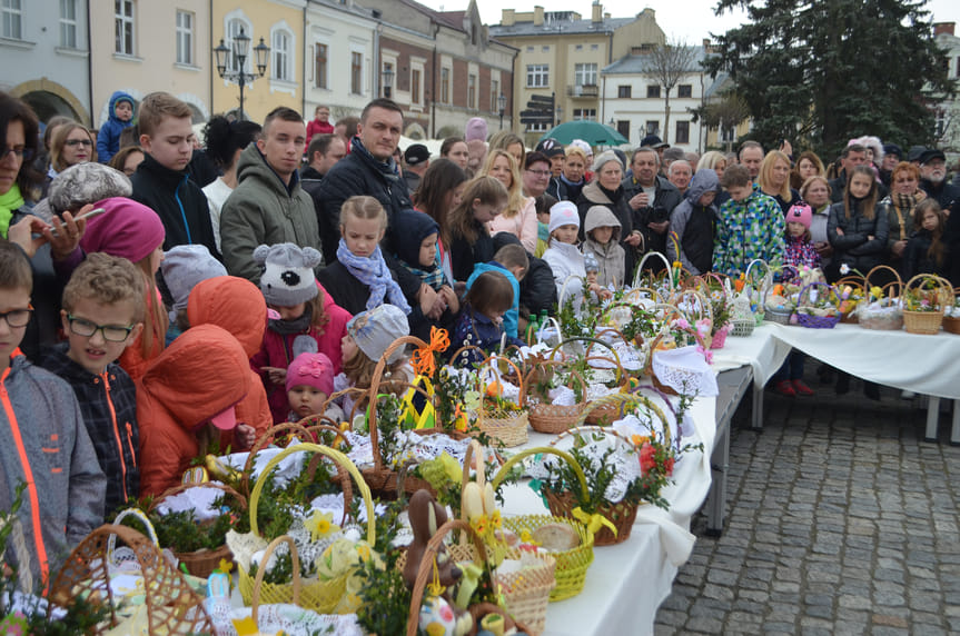 Święcenie pokarmów na krośnieńskim rynku