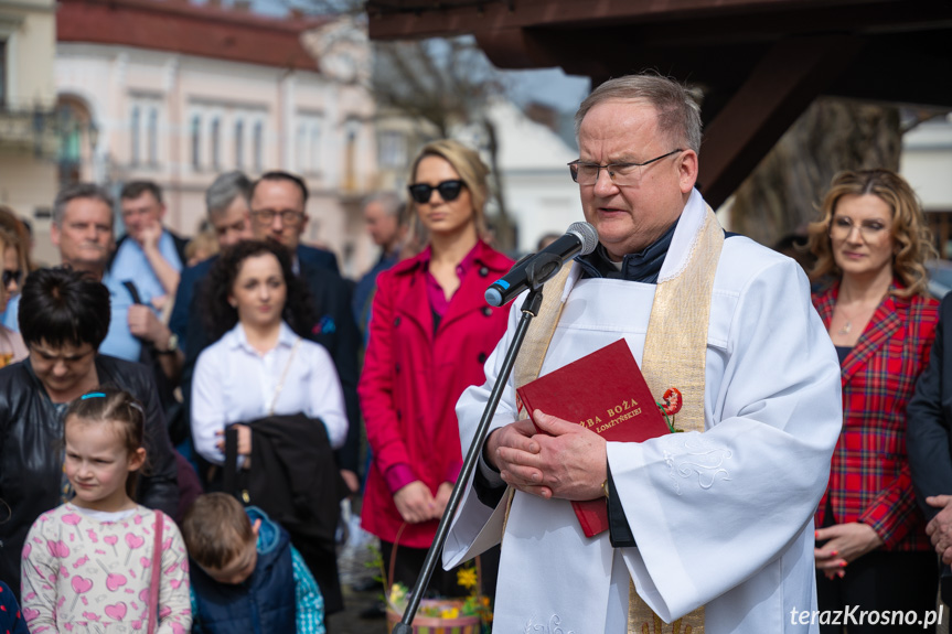 Święcenie pokarmów na rynku w Krośnie