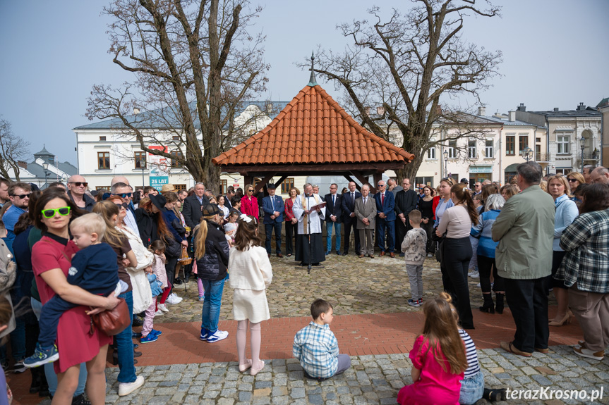 Święcenie pokarmów na rynku w Krośnie