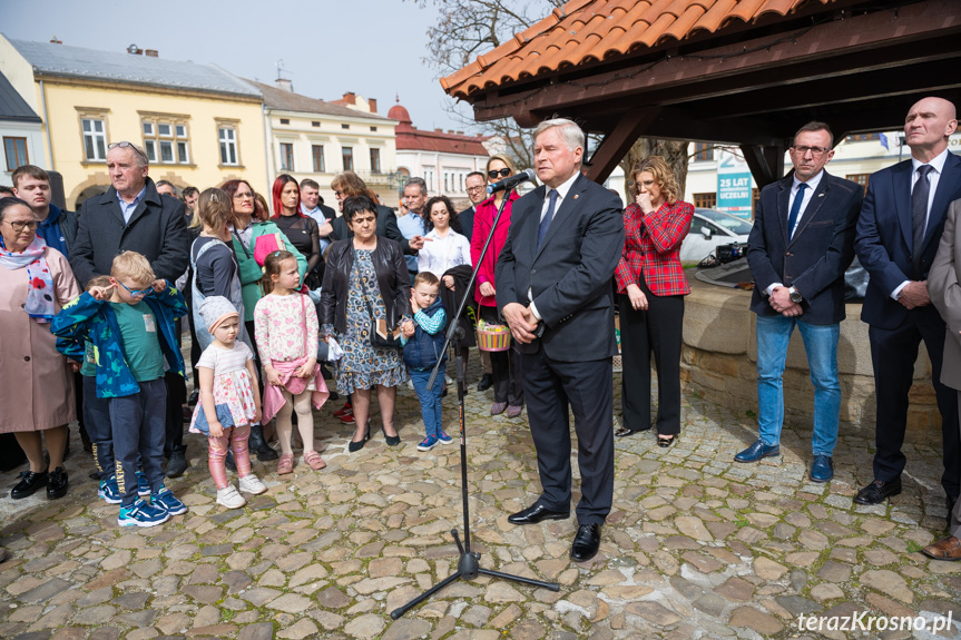 Święcenie pokarmów na rynku w Krośnie