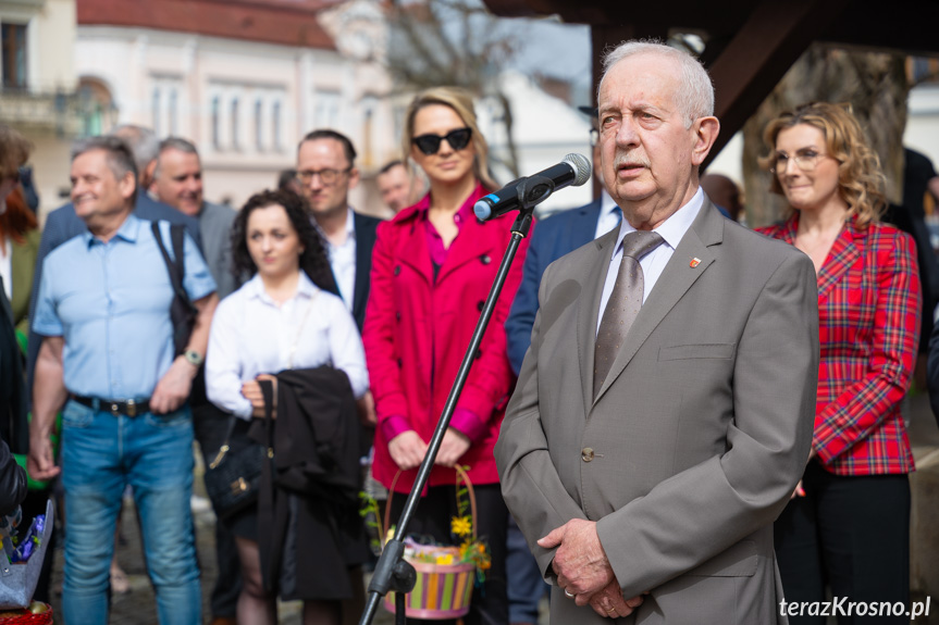 Święcenie pokarmów na rynku w Krośnie