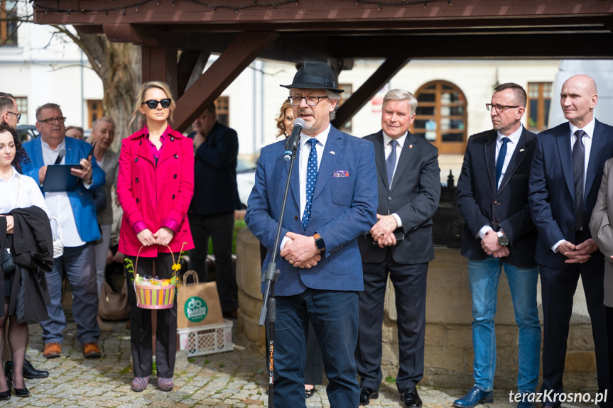 Święcenie pokarmów na rynku w Krośnie