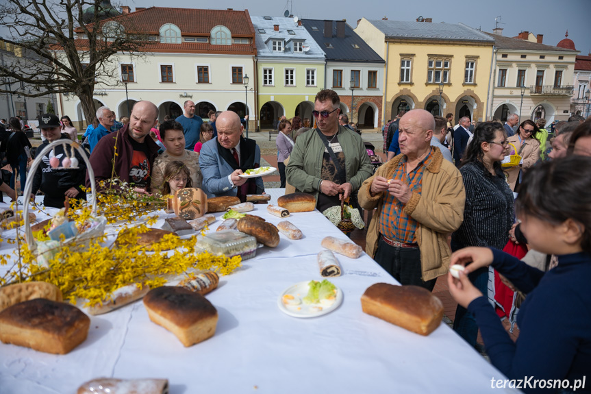 Święcenie pokarmów na rynku w Krośnie