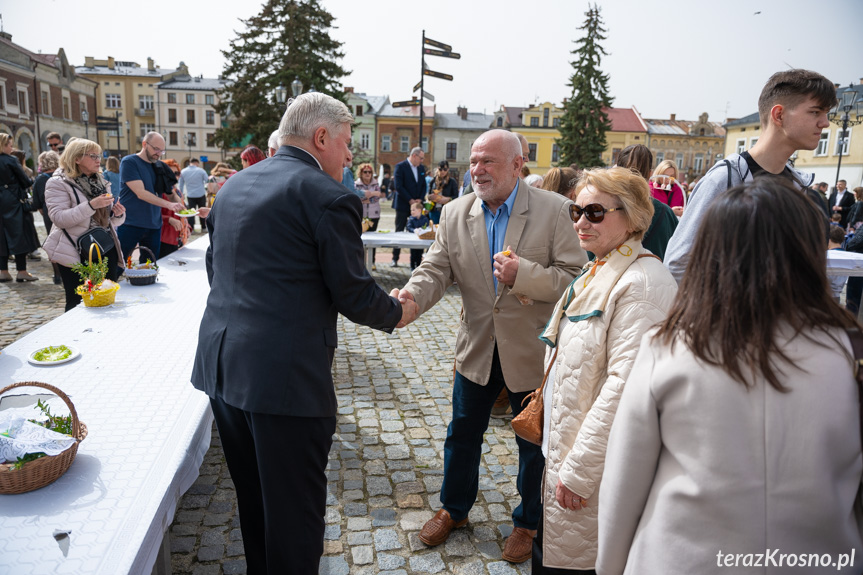 Święcenie pokarmów na rynku w Krośnie