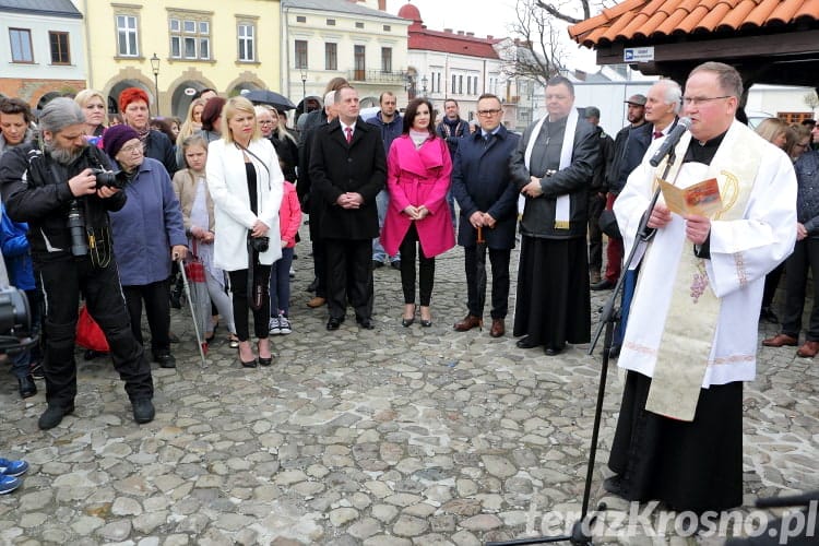 Święcenie pokarmów na Rynku w Krośnie