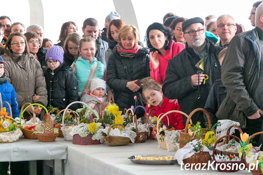 Święcenie pokarmów na Rynku w Krośnie