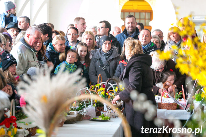 Święcenie pokarmów na Rynku w Krośnie