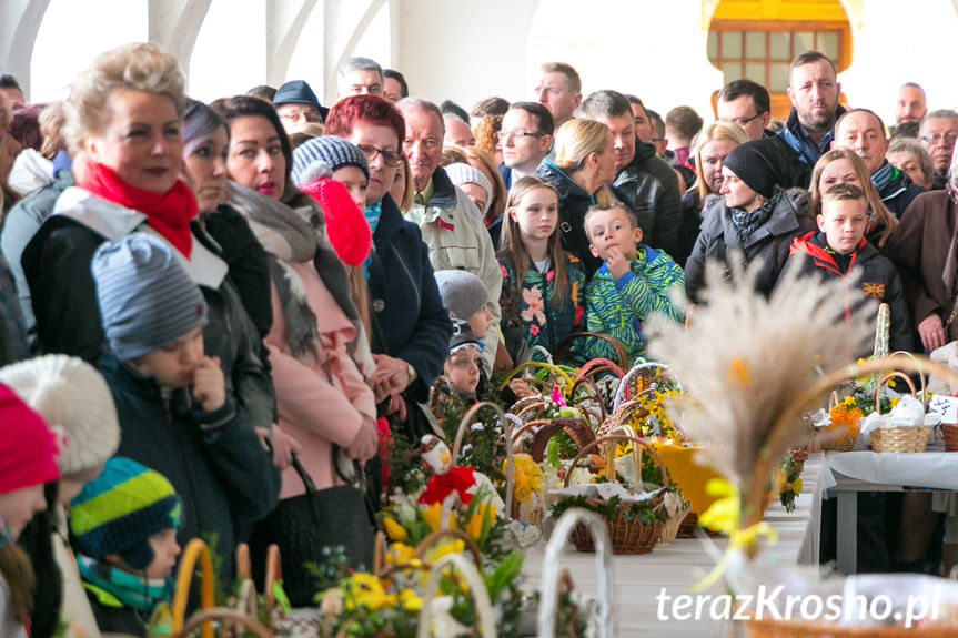 Święcenie pokarmów na Rynku w Krośnie