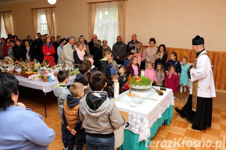 Święcenie pokarmów w Machnówce