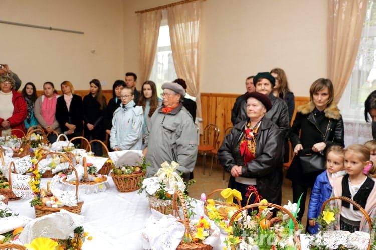 Święcenie pokarmów w Machnówce