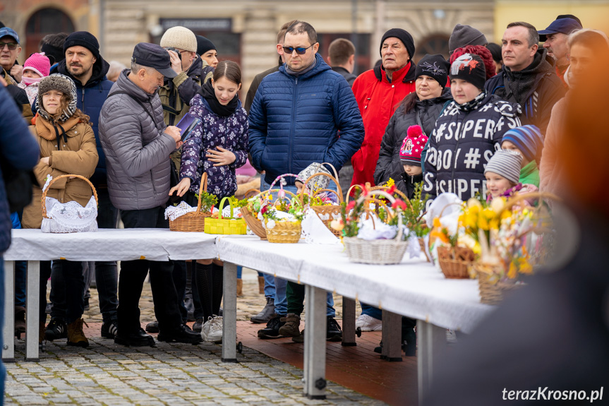 Święcenie Pokarmów Wielkanocnych na krośnieńskim Rynku