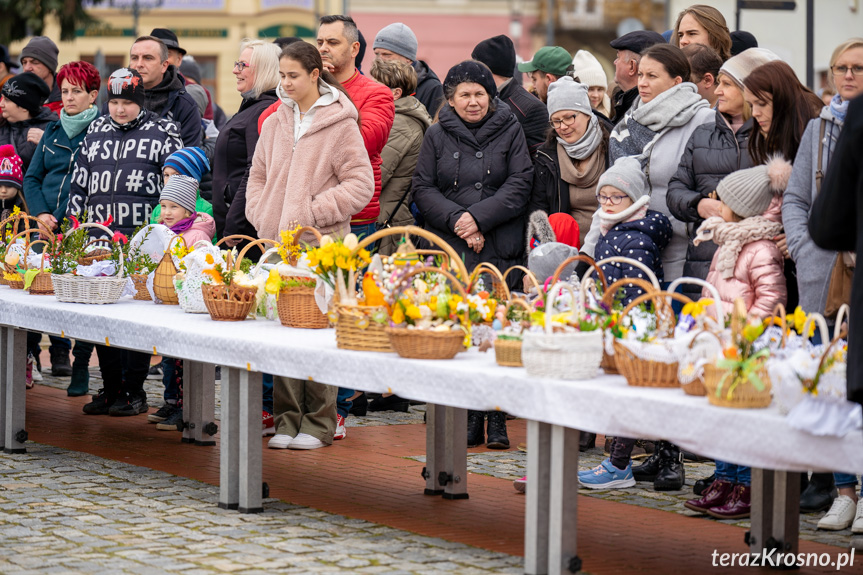 Święcenie Pokarmów Wielkanocnych na krośnieńskim Rynku