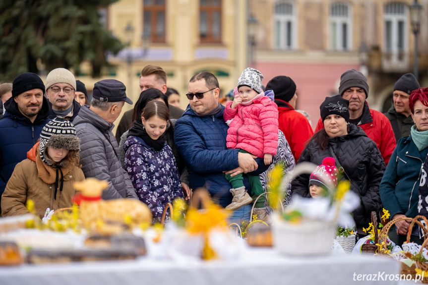 Święcenie Pokarmów Wielkanocnych na krośnieńskim Rynku