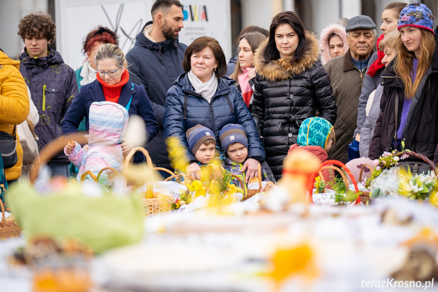 Święcenie Pokarmów Wielkanocnych na krośnieńskim Rynku