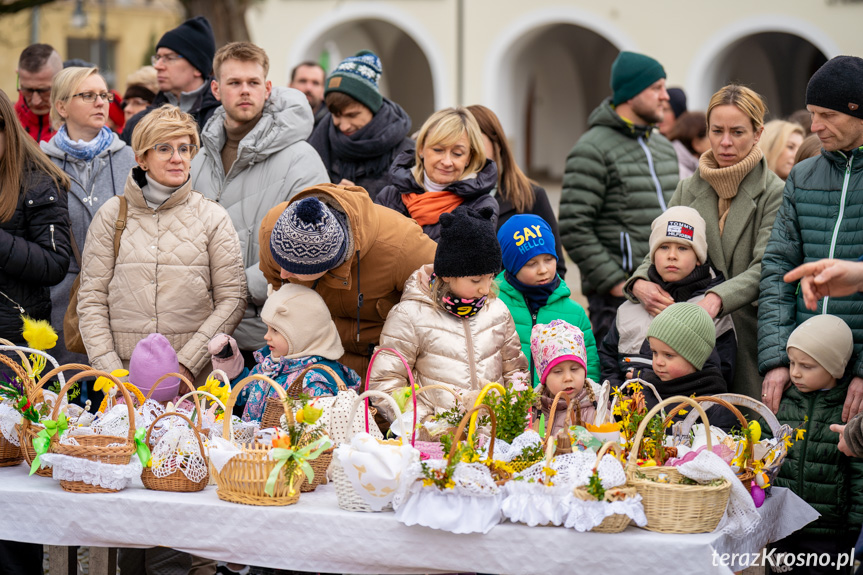 Święcenie Pokarmów Wielkanocnych na krośnieńskim Rynku