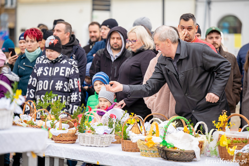 Święcenie Pokarmów Wielkanocnych na krośnieńskim Rynku