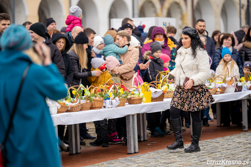 Święcenie Pokarmów Wielkanocnych na krośnieńskim Rynku