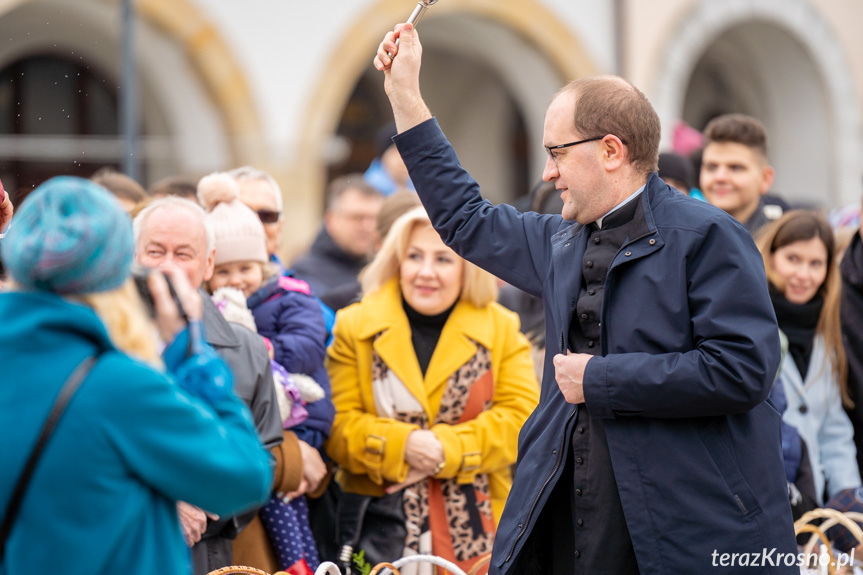 Święcenie Pokarmów Wielkanocnych na krośnieńskim Rynku