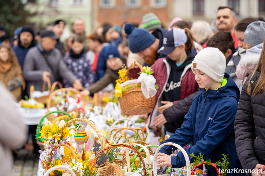 Święcenie Pokarmów Wielkanocnych na krośnieńskim Rynku