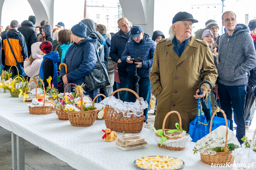 Święcenie Pokarmów Wielkanocnych na krośnieńskim rynku