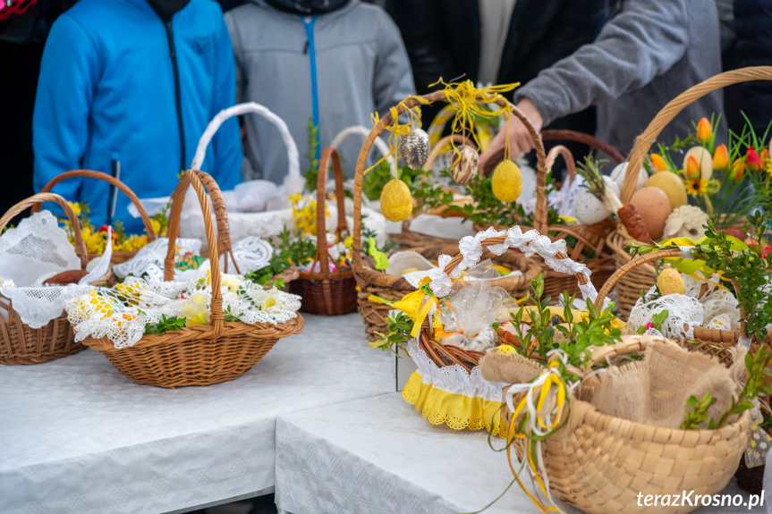 Święcenie Pokarmów Wielkanocnych na krośnieńskim rynku