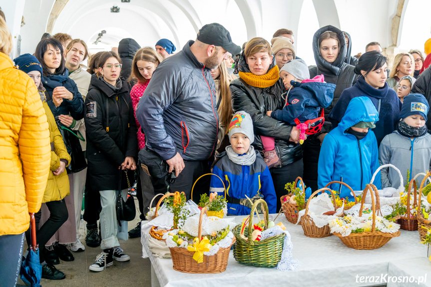 Święcenie Pokarmów Wielkanocnych na krośnieńskim rynku