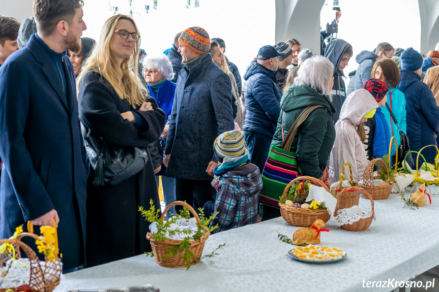 Święcenie Pokarmów Wielkanocnych na krośnieńskim rynku