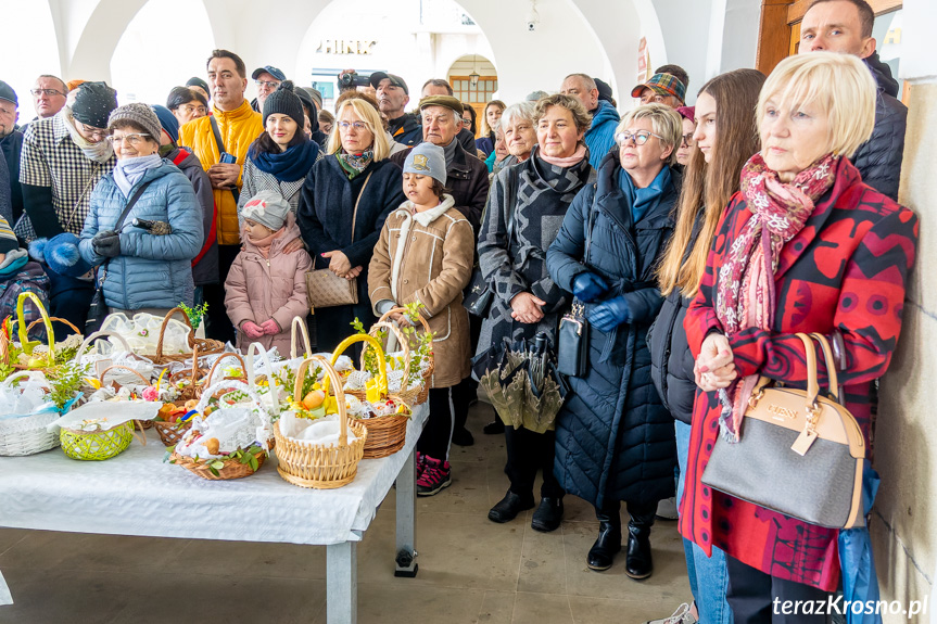 Święcenie Pokarmów Wielkanocnych na krośnieńskim rynku