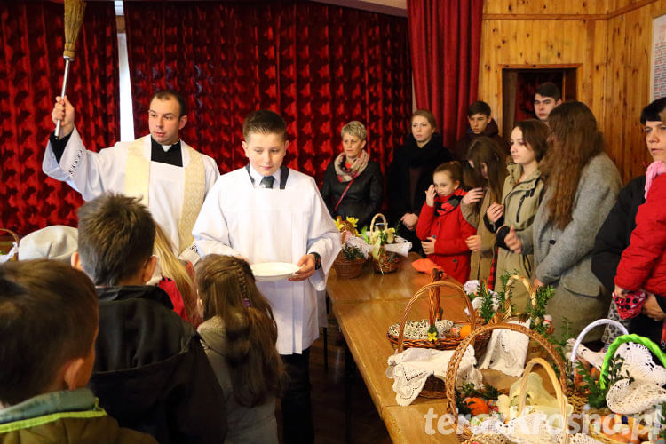 Święcenie pokarmów wielkanocnych w Świerzowej Polskiej